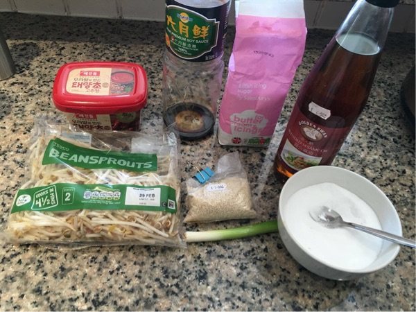韩式凉拌豆芽步骤1