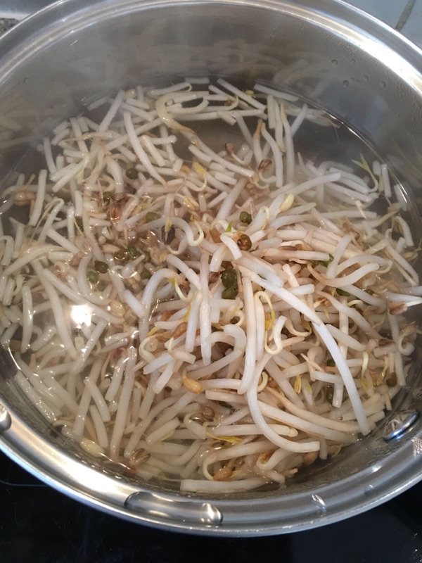 韩式凉拌豆芽步骤3