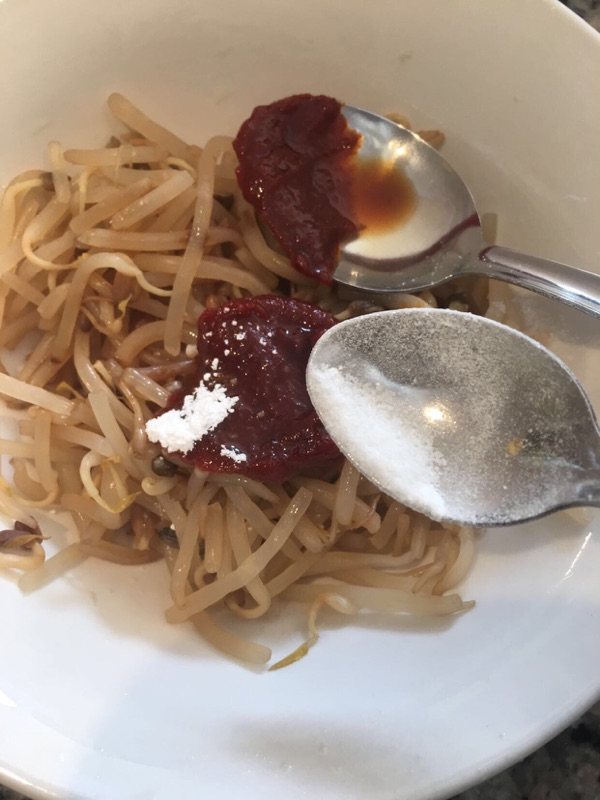 韩式凉拌豆芽步骤9