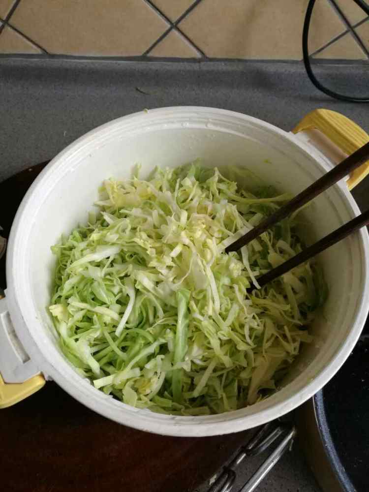 肉丝泡菜步骤1