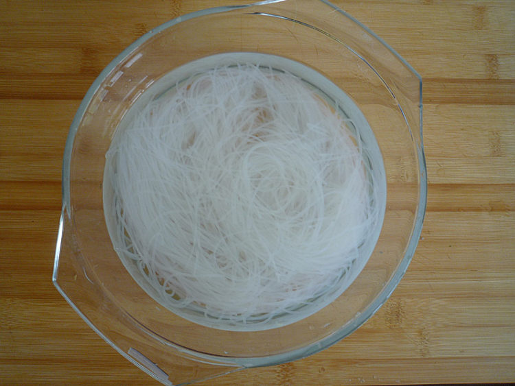 菠菜拌粉丝步骤8