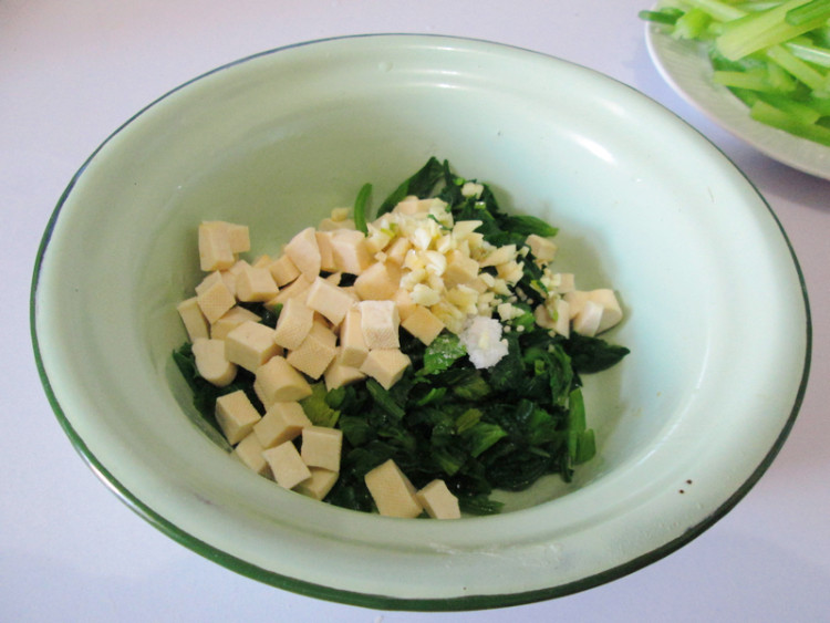 香干凉拌芹菜叶步骤9