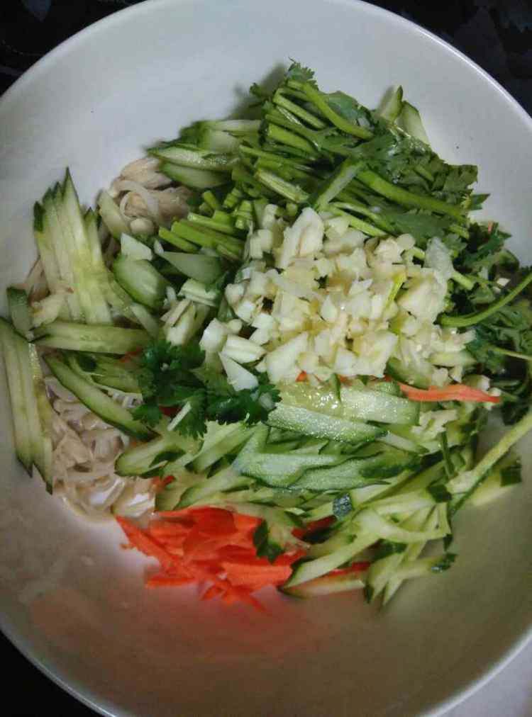 爽口金针菇步骤3