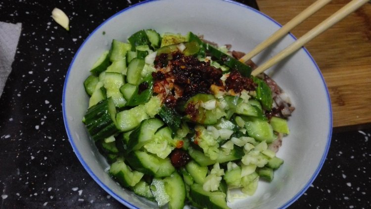 拍黄瓜拌豆皮步骤5
