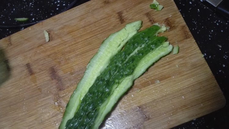 拍黄瓜拌豆皮步骤3