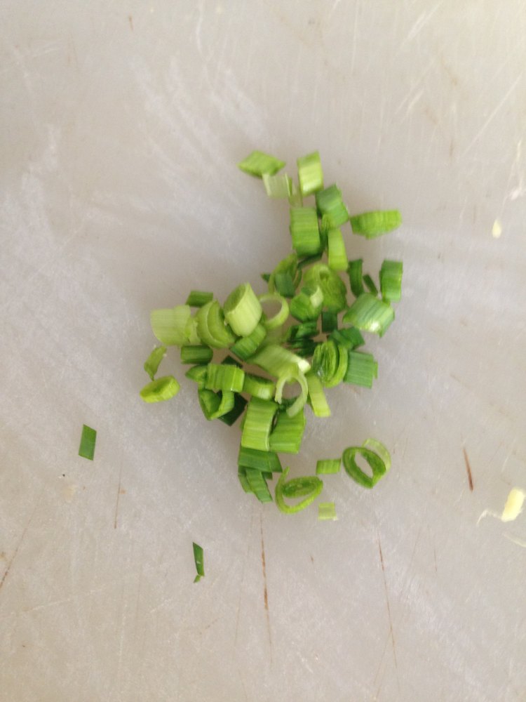 凉拌莲菜步骤1