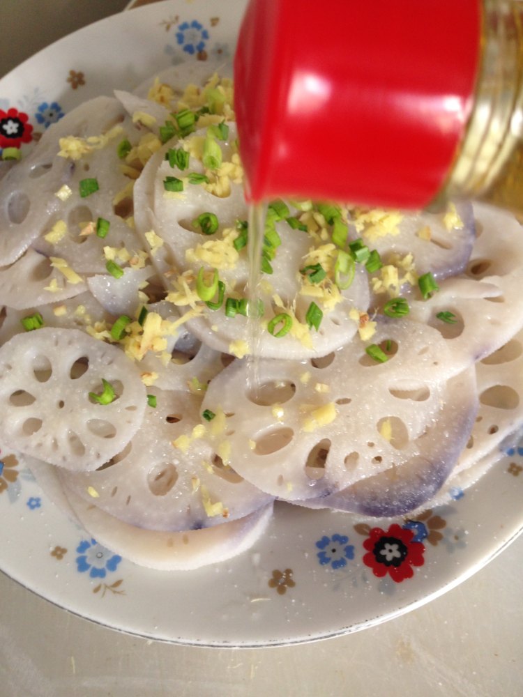 凉拌莲菜步骤10