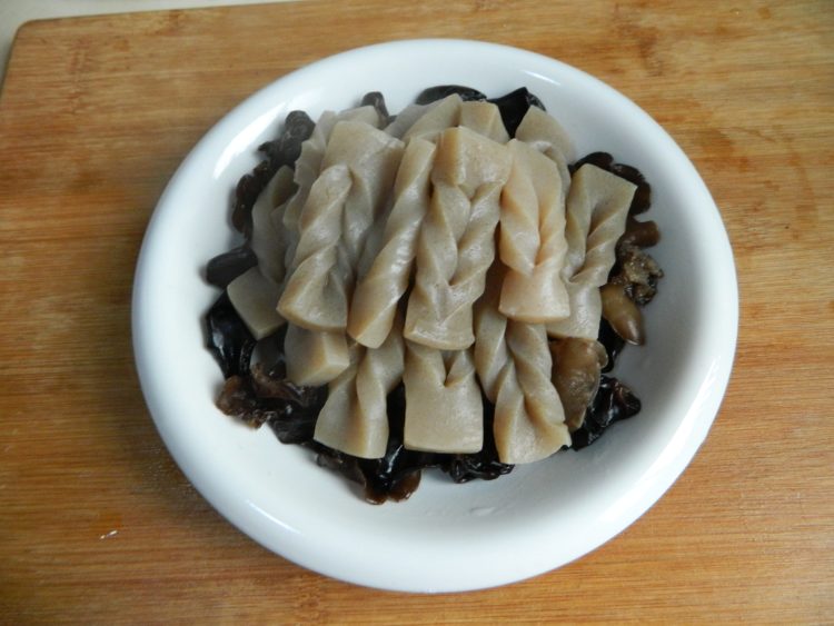 凉拌魔芋木耳步骤5