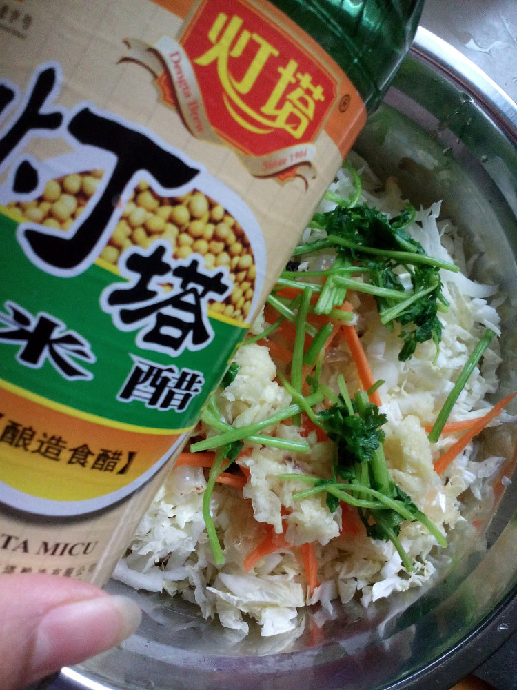 海蜇头拌白菜心步骤8