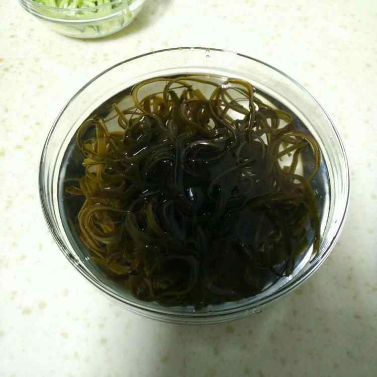 凉拌黄瓜海带丝步骤4