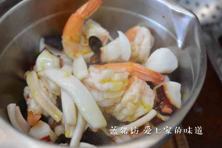 普罗旺斯海鲜沙拉步骤4