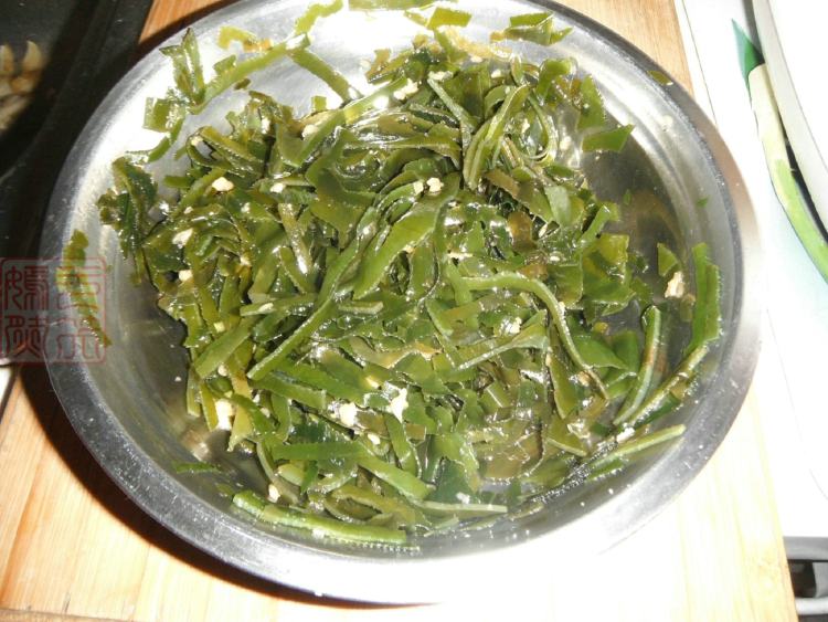 蒜蓉海带丝步骤8