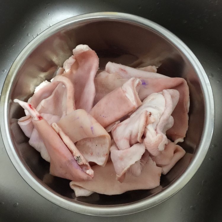 酱肉皮冻步骤1