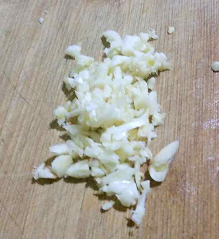 捞汁金针菇步骤1