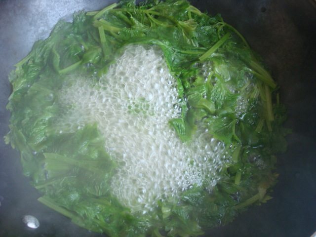 凉拌银耳莲藕步骤5