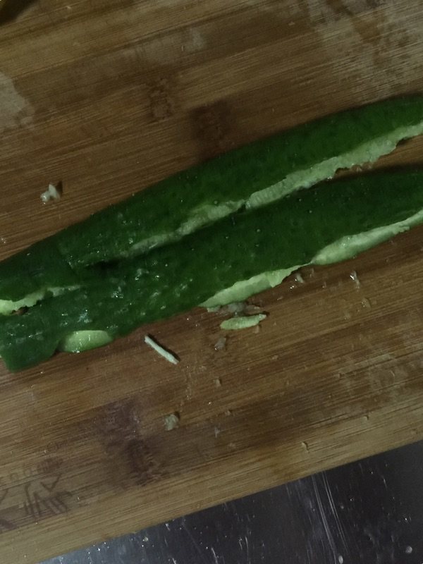 黄瓜皮蛋凉拌火腿肠步骤2