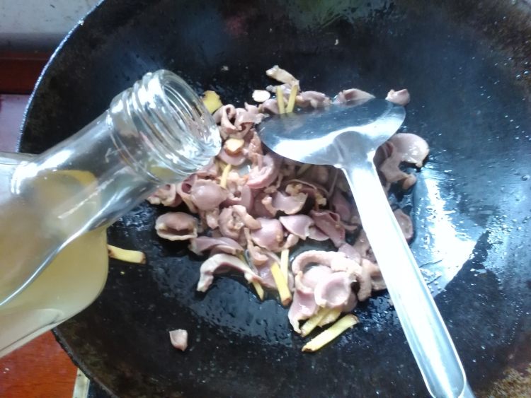 香菜拌鸭肫步骤3