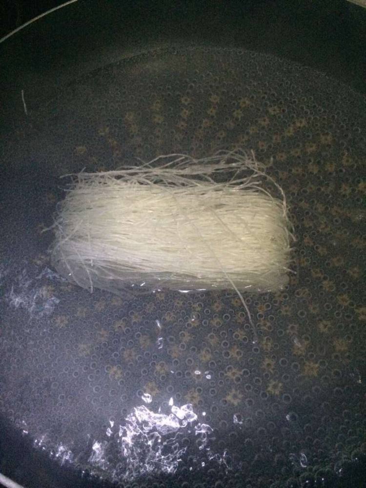凉拌菠菜粉丝步骤4