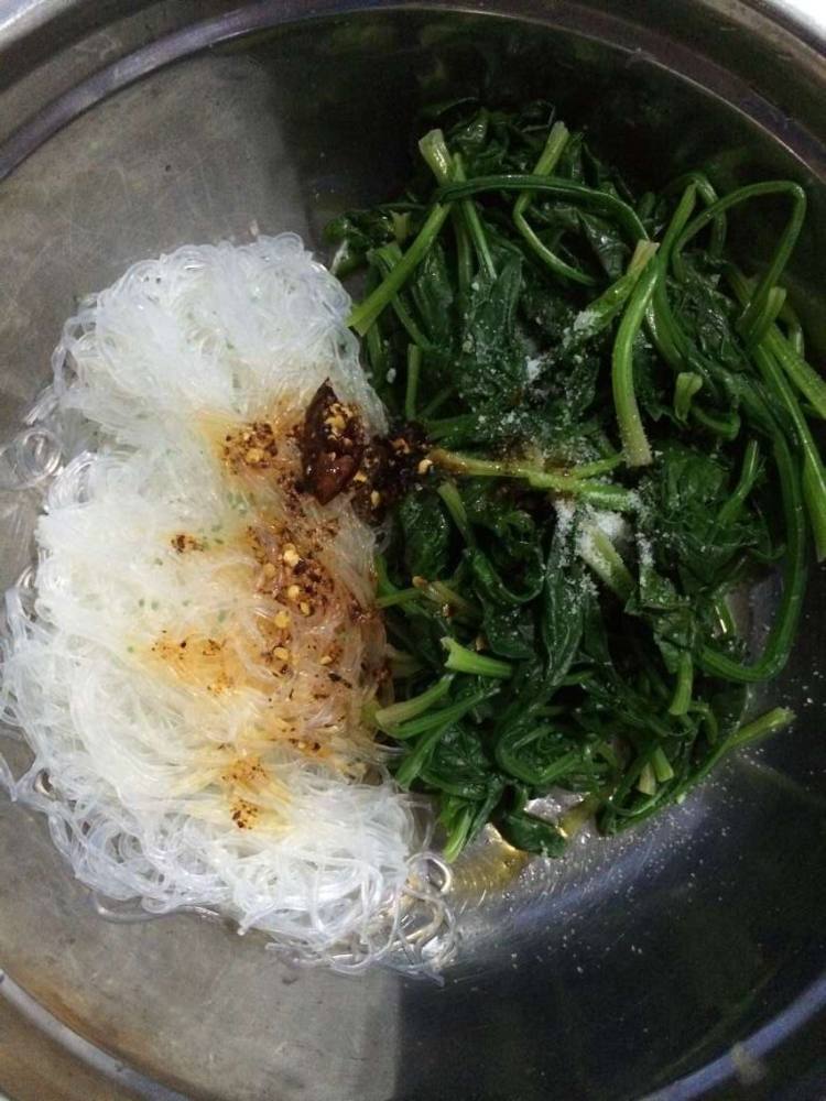 凉拌菠菜粉丝步骤6