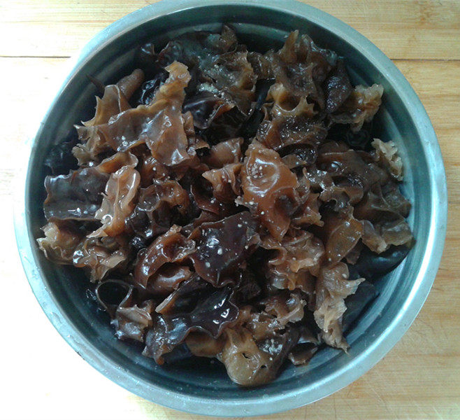 洋葱拌黑木耳步骤7
