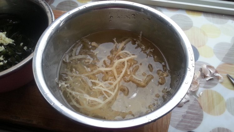 海带拌石花菜步骤2