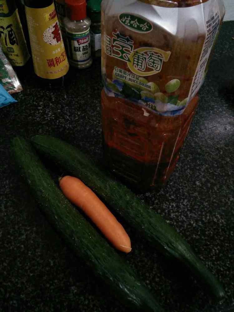 蘸酱黄瓜步骤1