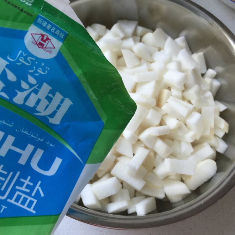 韩式爽脆萝卜条步骤3