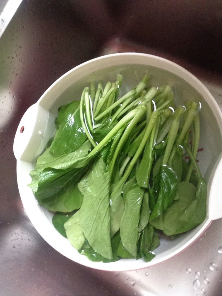 凉拌菜心步骤1