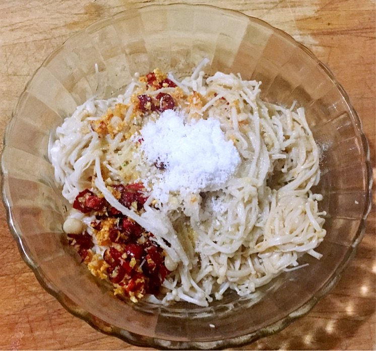 麻辣金针菇步骤12