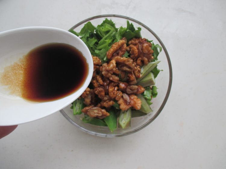 核桃大拌菜步骤11