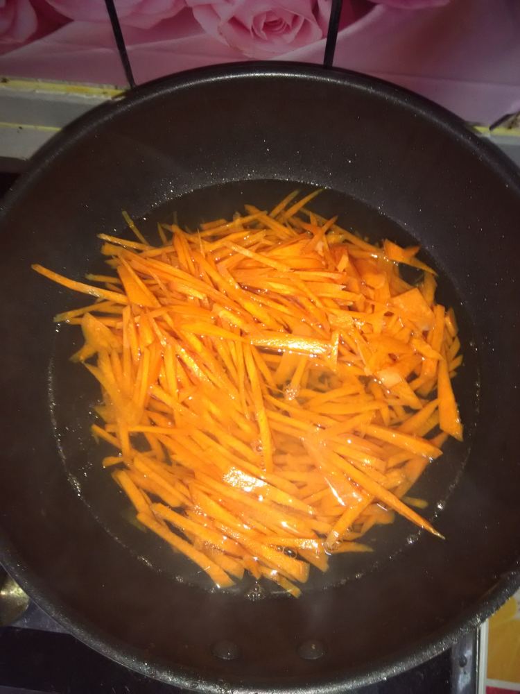 胡萝卜拌豆腐皮步骤3