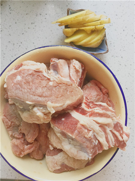 家常卤牛腩步骤1
