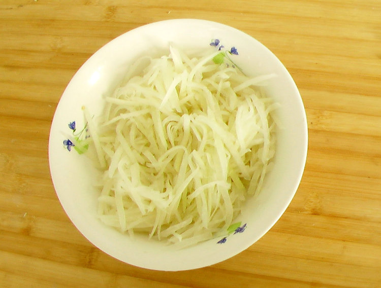 酸辣苤蓝丝步骤5