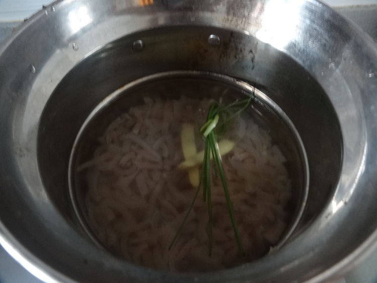 黄瓜肉皮冻步骤6