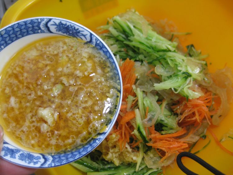 凉拌蜇丝黄瓜步骤9