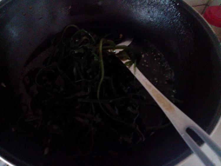 鸡腿肉拌海带丝步骤3