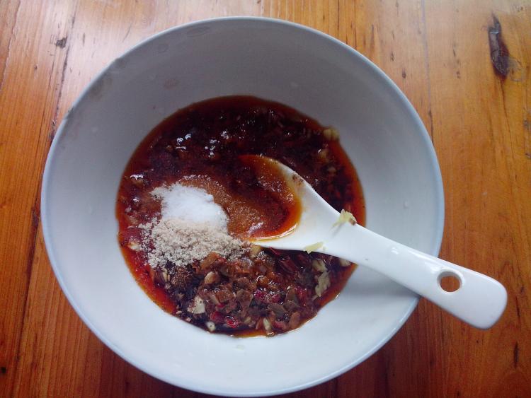 鸡腿肉拌海带丝步骤6