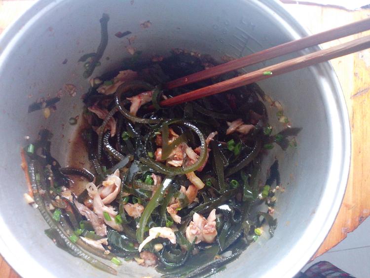 鸡腿肉拌海带丝步骤10
