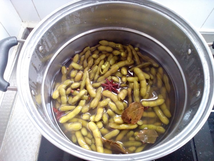 五香水煮毛豆角步骤7