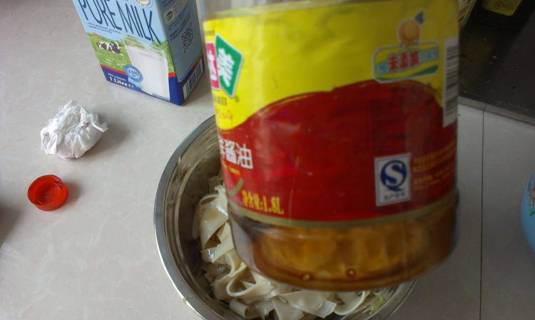 拌凉皮步骤5