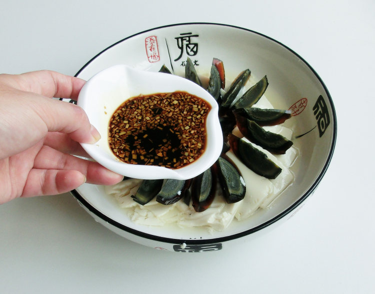 皮蛋与豆腐步骤8