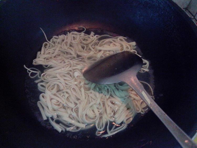 青瓜拌豆皮步骤7