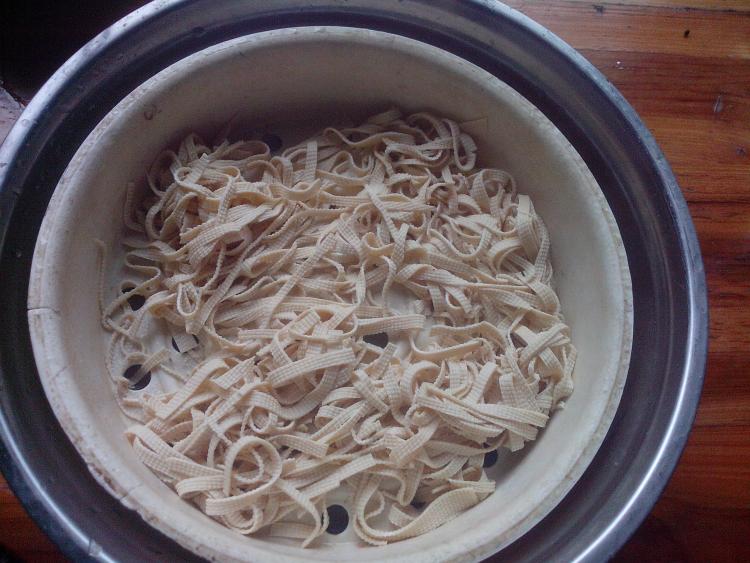 青瓜拌豆皮步骤8