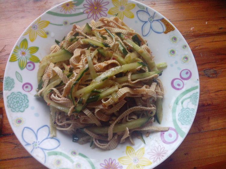 青瓜拌豆皮步骤13