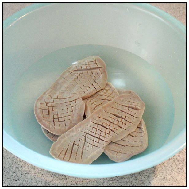 薄荷凉粉腰花步骤1