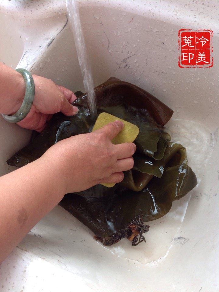 凉拌酸辣海带丝步骤3