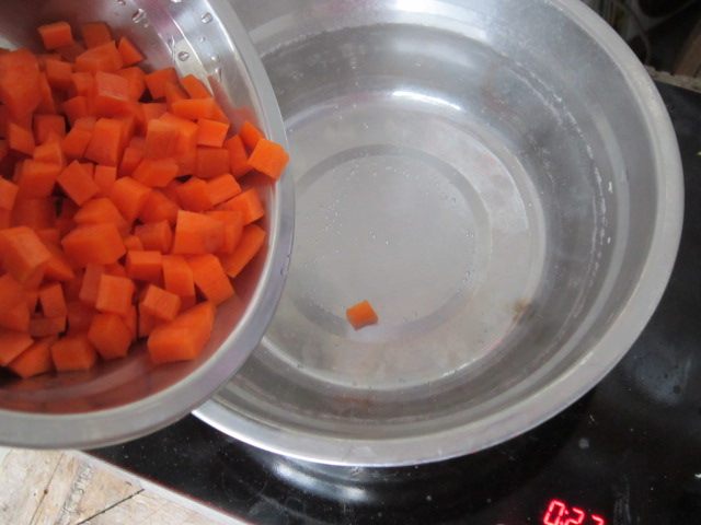 凉拌胡萝卜青瓜花生米步骤4