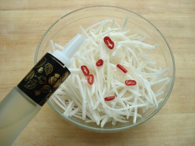 凉拌苤蓝丝步骤6