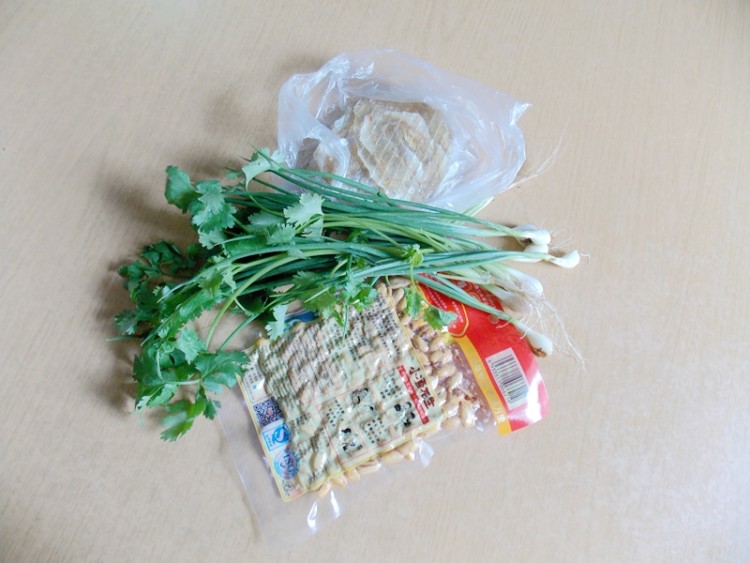 【手工美食】香拌腊肉步骤2