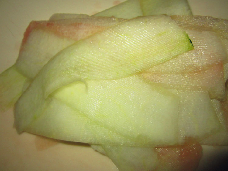香菜拌西瓜皮步骤1
